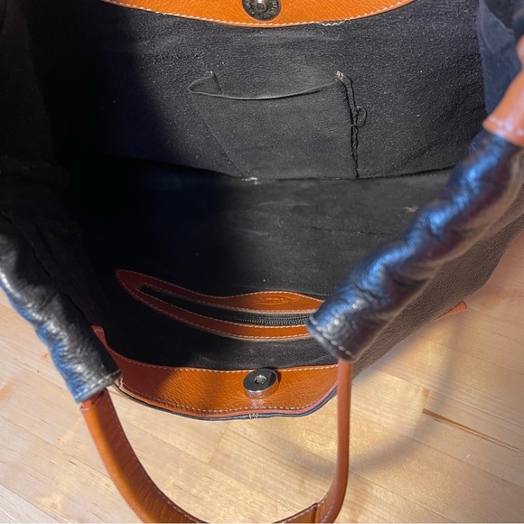 Tod's full grain black leather tote bag details in brown leather - Picture 9 of 13